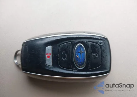 2017 Subaru Outback 3.6R Limited z USA, uszkodzony, nr VIN 4S4BSENC3H3377981